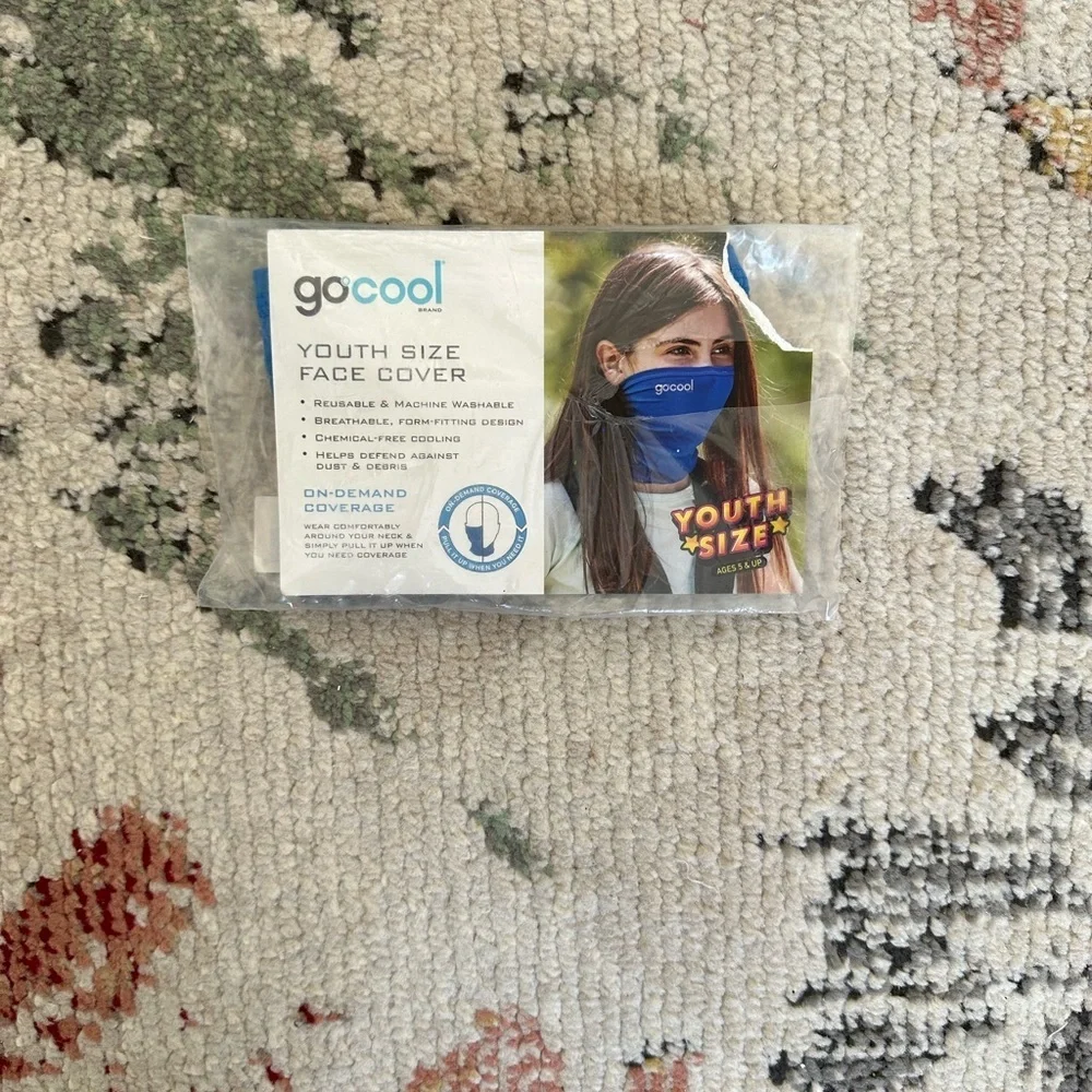 New Youth Gator Face Cover Ages 5+ By Go Cool New in packaging Blue